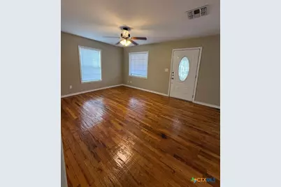 784 Samuels Avenue, New Braunfels, TX 78130 - Photo 4