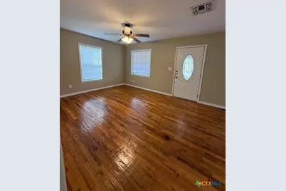 784 Samuels Avenue, New Braunfels, TX 78130 - Photo 4