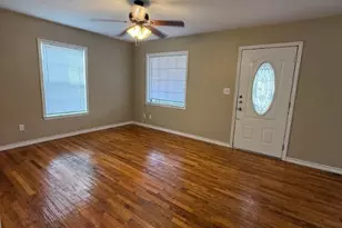 784 Samuels Ave, New Braunfels, TX 78130 - Photo 4