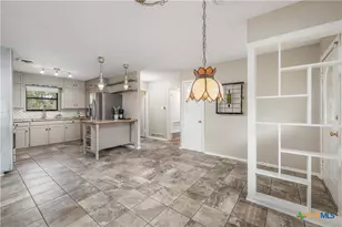 162 New York Ave, New Braunfels, TX 78130 - Photo 6