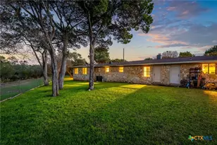 162 New York Ave, New Braunfels, TX 78130 - Photo 24