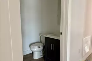 203 Villa St, Cuero, TX 77954 - Photo 12