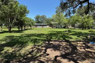 203 Villa St, Cuero, TX 77954 - Photo 20