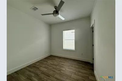 203 Villa Street, Cuero, TX 77954 - Photo 8