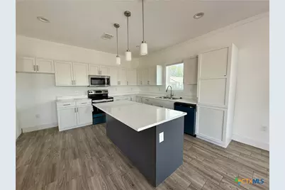 203 Villa Street, Cuero, TX 77954 - Photo 4