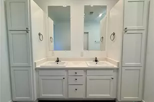 203 Villa St, Cuero, TX 77954 - Photo 16