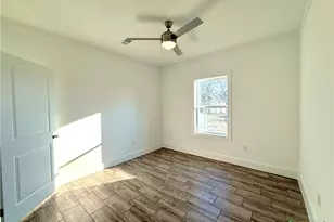 203 Villa St, Cuero, TX 77954 - Photo 12