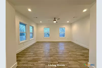 203 Villa Street, Cuero, TX 77954 - Photo 6