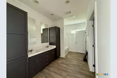 203 Villa Street, Cuero, TX 77954 - Photo 16