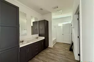 203 Villa St, Cuero, TX 77954 - Photo 16