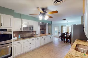 204 W Johnson St, Cuero, TX 77954 - Photo 4