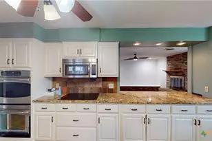 204 W Johnson St, Cuero, TX 77954 - Photo 2