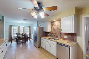 204 W Johnson St, Cuero, TX 77954 - Photo 6