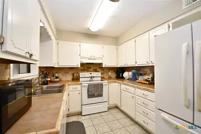 100 Seascape Drive #B, Port Lavaca, TX 77979 - Photo 8