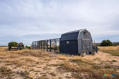 6805 County Road 2001, Lampasas, TX 76550 - Photo 30