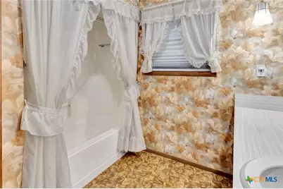 10957 N US Highway 77, Schulenburg, TX 78956 - Photo 12