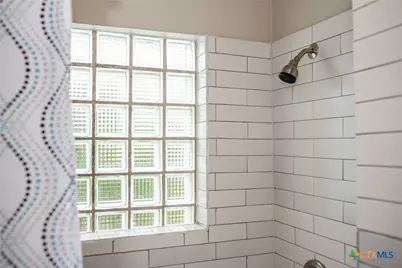 1105 W Saint Louis Avenue, Seadrift, TX 77983 - Photo 16