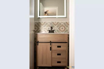 1105 W Saint Louis Avenue, Seadrift, TX 77983 - Photo 12