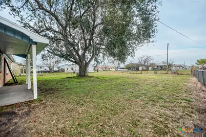 1105 W Saint Louis Avenue, Seadrift, TX 77983 - Photo 24