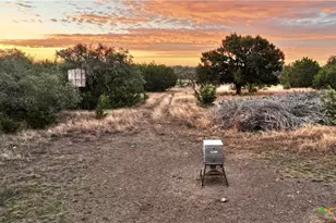 405 Heartleaf Dr, Lampasas, TX 76550 - Photo 4