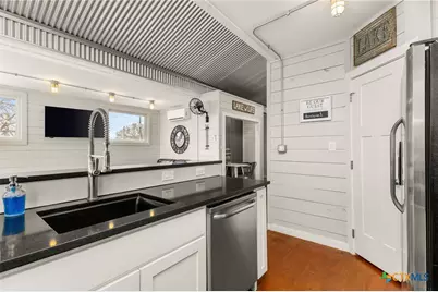 9035 Fm 725, Mcqueeney, TX 78123 - Photo 12