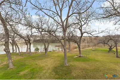 9035 Fm 725, Mcqueeney, TX 78123 - Photo 20
