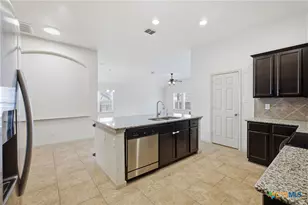 107 Ruger Path, New Braunfels, TX 78130 - Photo 4