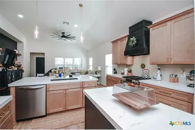 324 Brushy Creek, Victoria, TX 77904 - Photo 12