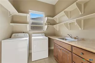 1338 Donovan St, Gonzales, TX 78629 - Photo 26