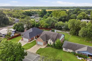 1338 Donovan St, Gonzales, TX 78629 - Photo 34