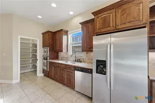 1338 Donovan St, Gonzales, TX 78629 - Photo 8