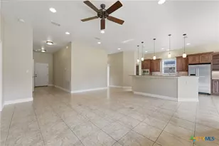 1338 Donovan St, Gonzales, TX 78629 - Photo 6
