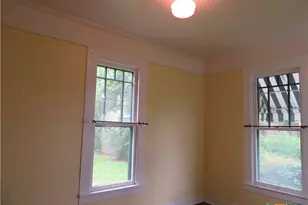 610 E Krezdorn St, Seguin, TX 78155 - Photo 14