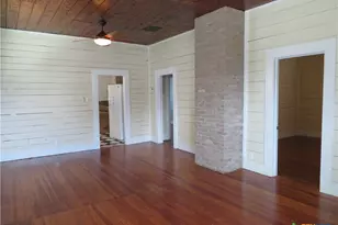 610 E Krezdorn St, Seguin, TX 78155 - Photo 4