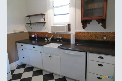 610 E Krezdorn Street, Seguin, TX 78155 - Photo 20