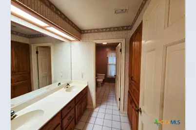 112 Country Lane, Seguin, TX 78155 - Photo 12