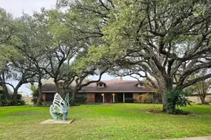 112 Country Ln, Seguin, TX 78155 - Photo 1