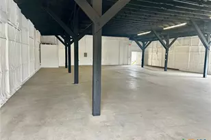 232 W New Braunfels St, Seguin, TX 78155 - Photo 22