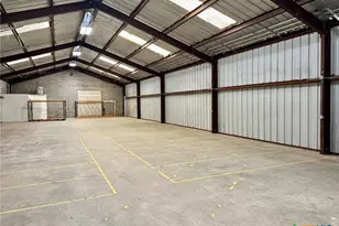 232 W New Braunfels St, Seguin, TX 78155 - Photo 4