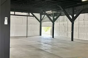 232 W New Braunfels St, Seguin, TX 78155 - Photo 18