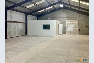 232 W New Braunfels Street #W1-W2, Seguin, TX 78155 - Photo 6