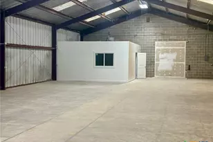 232 W New Braunfels St, Seguin, TX 78155 - Photo 6