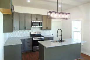 500 S Texana St, Hallettsville, TX 77964 - Photo 8