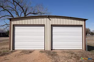 202 E 4th St, Nordheim, TX 78141 - Photo 6