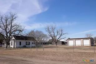 202 E 4th St, Nordheim, TX 78141 - Photo 8