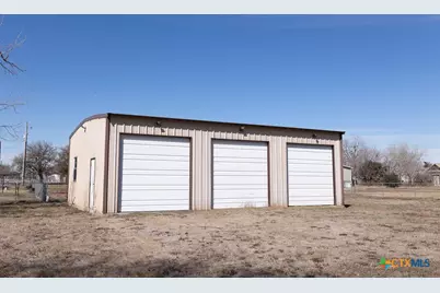 202 E 4th St., Nordheim, TX 78141 - Photo 4