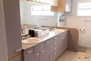 1104 Moss Ln, Cuero, TX 77954 - Photo 12