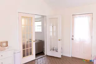 1104 Moss Ln, Cuero, TX 77954 - Photo 8