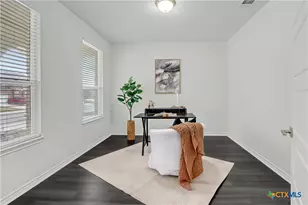 2077 Oxbow Cir, New Braunfels, TX 78130 - Photo 4