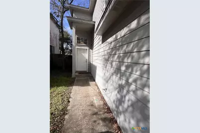 828 Sage Wood, San Marcos, TX 78666 - Photo 2